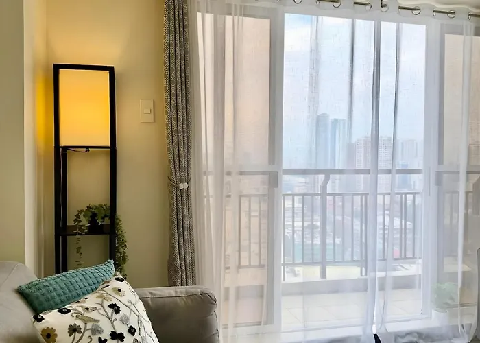 Sheridan Skyline By Easy * Manila